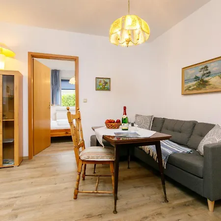 8 By Interhome *